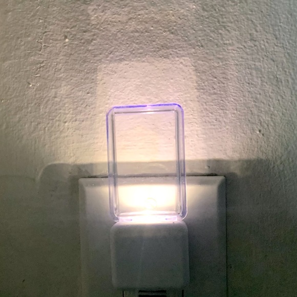 2 night lights - Picture 2 of 3